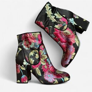 Marc Fisher Jana Silk Embroidered Ankle Boots- size 8